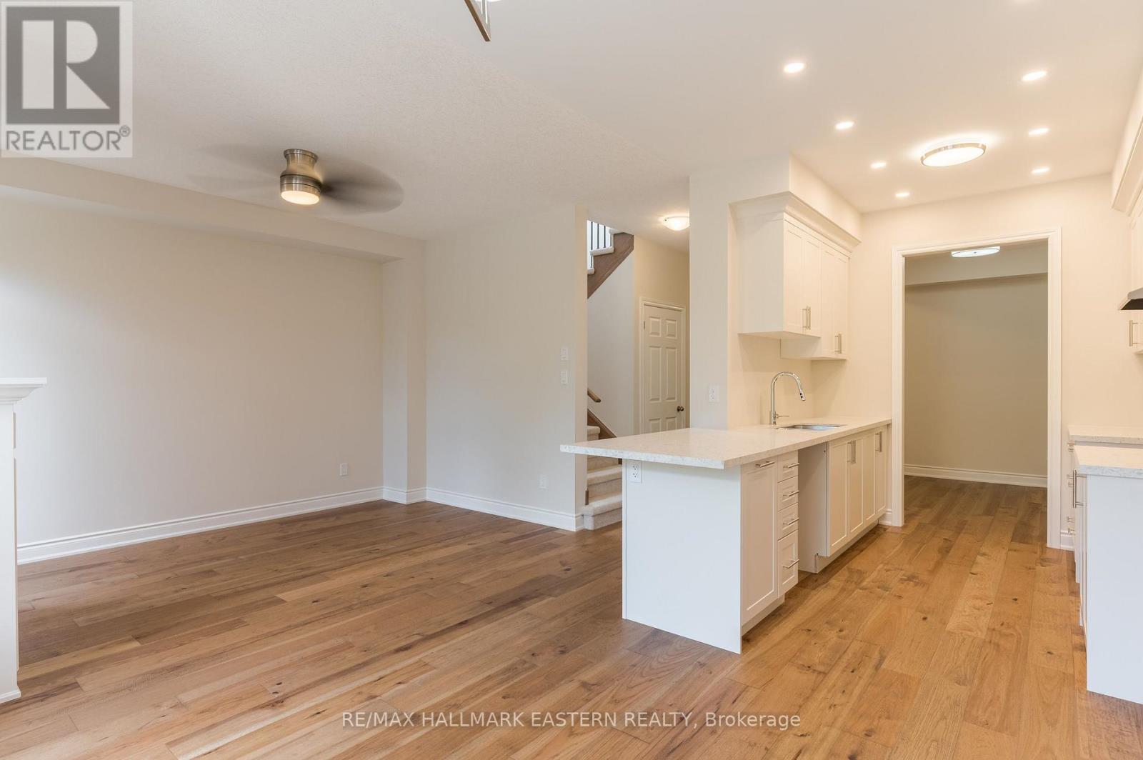 33 Coldbrook Drive Property Photo 12