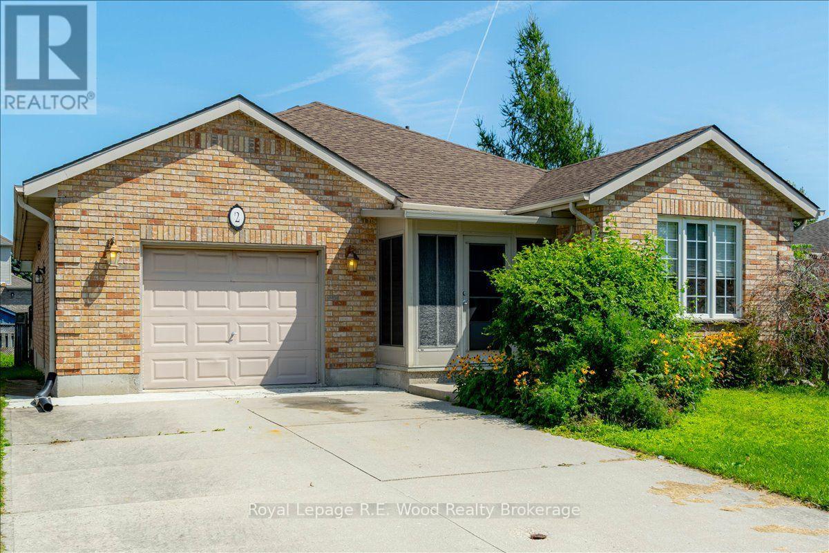 2 Oriole Crescent Property Photo 2