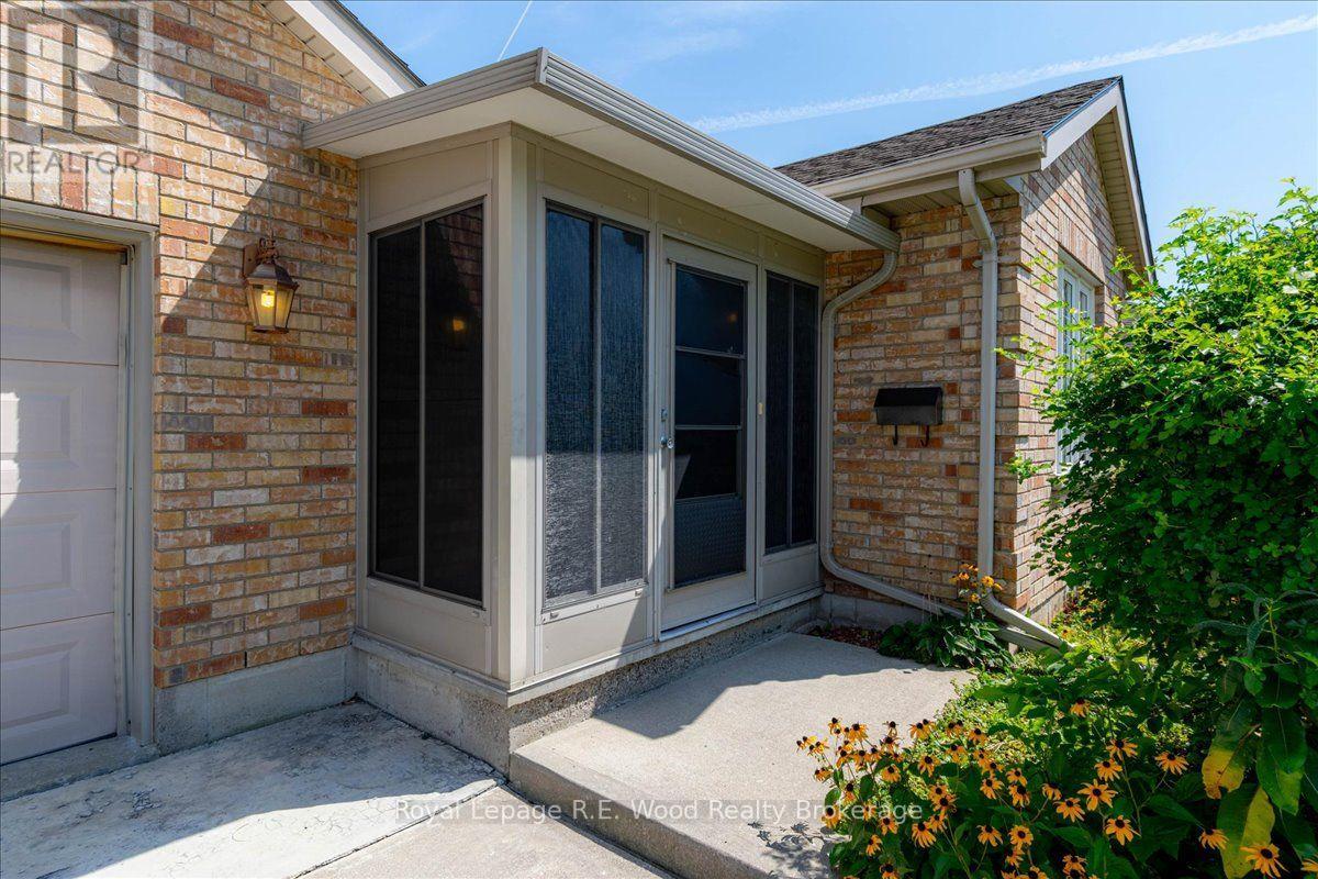 2 Oriole Crescent Property Photo 3
