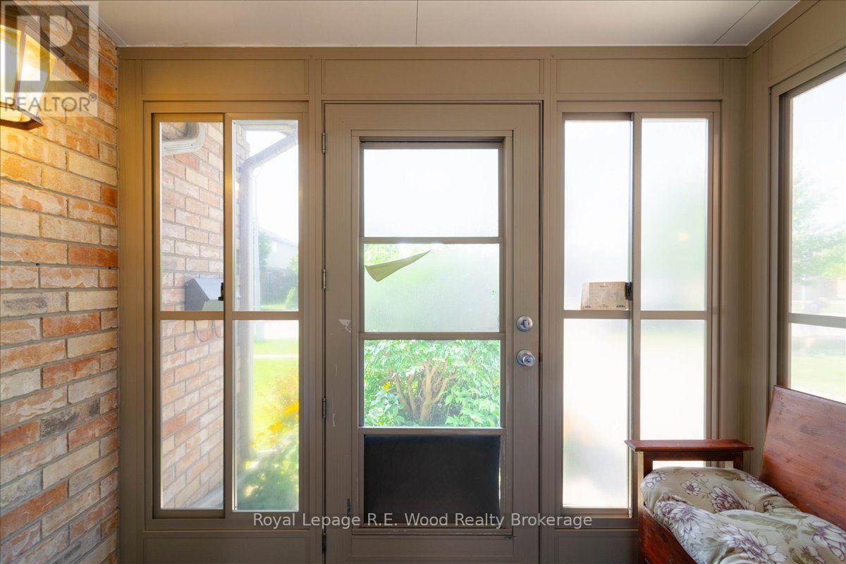 2 Oriole Crescent Property Photo 4
