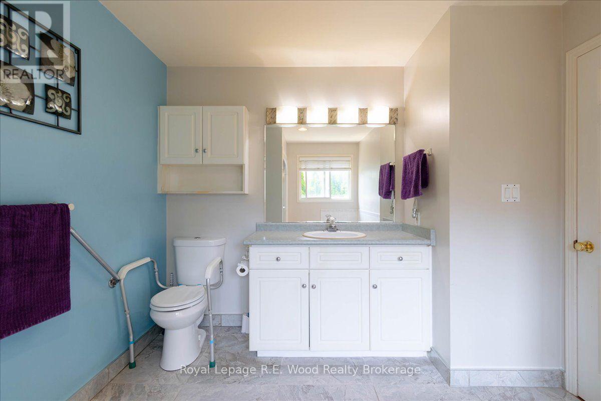 2 Oriole Crescent Property Photo 14