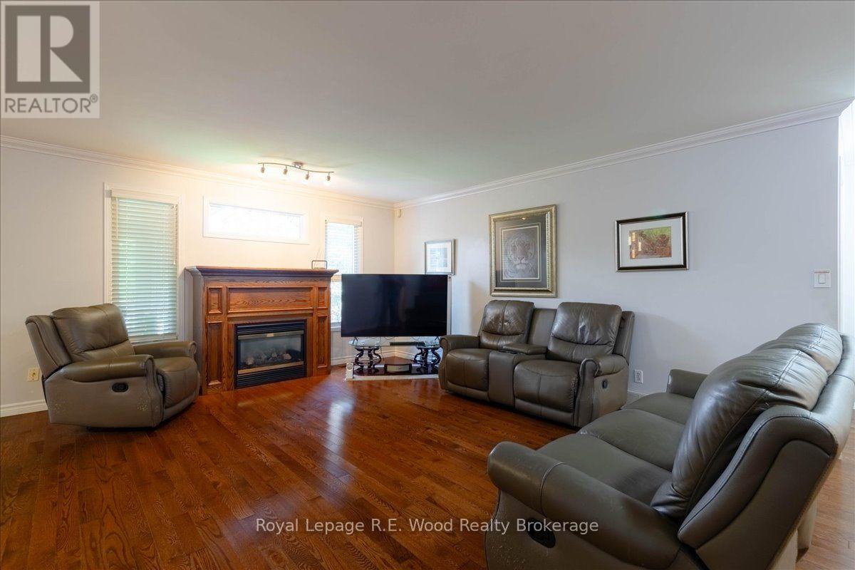 2 Oriole Crescent Property Photo 16