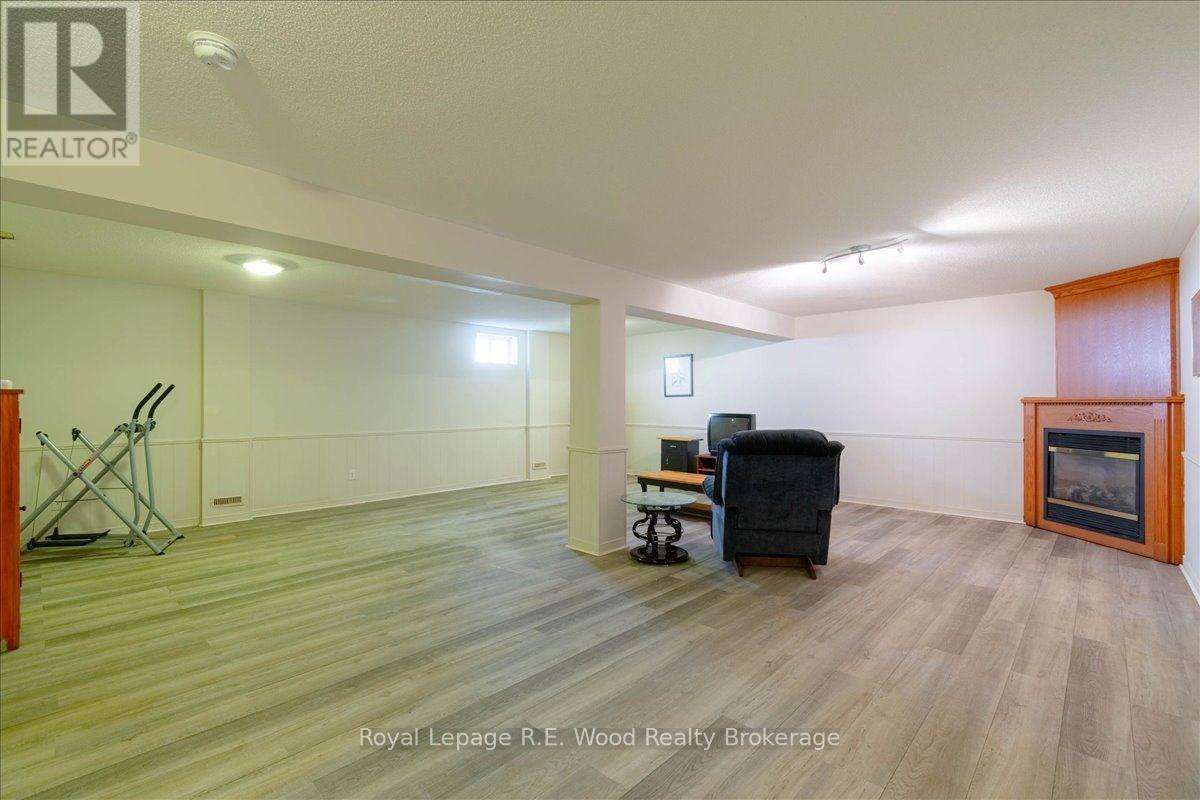 2 Oriole Crescent Property Photo 28