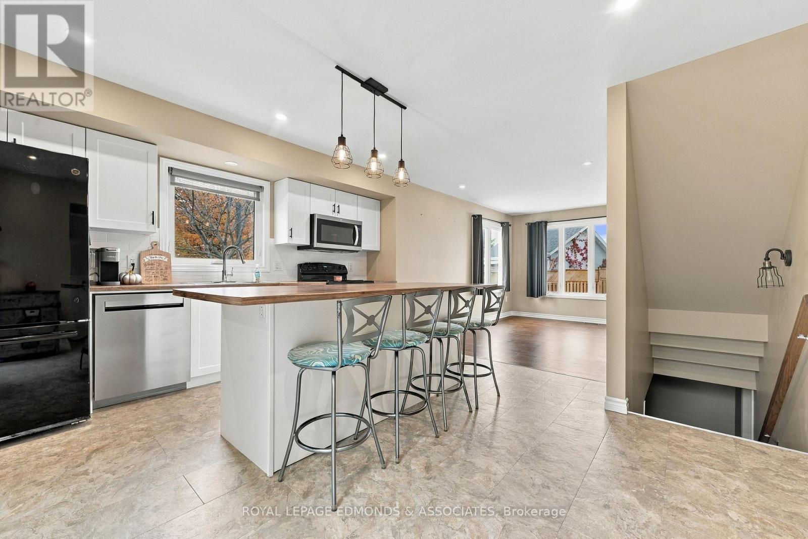 A - 465a Francis Street Property Photo 10