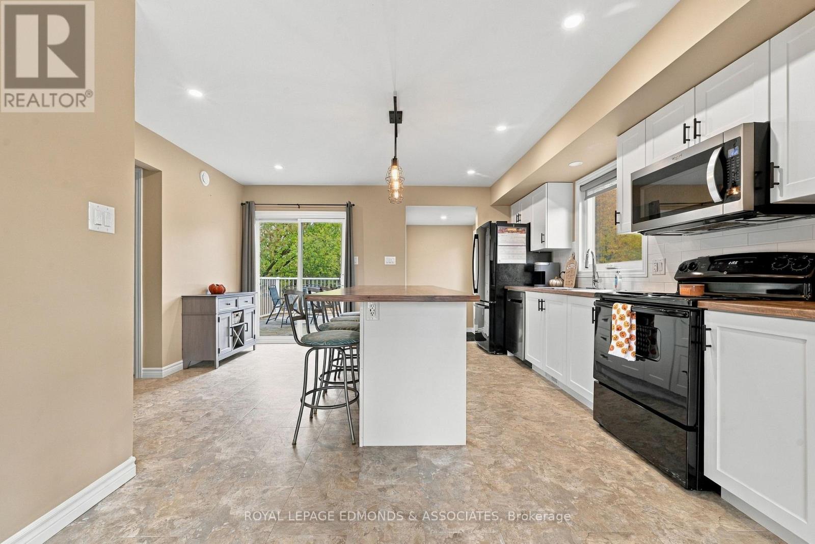 A - 465a Francis Street Property Photo 12