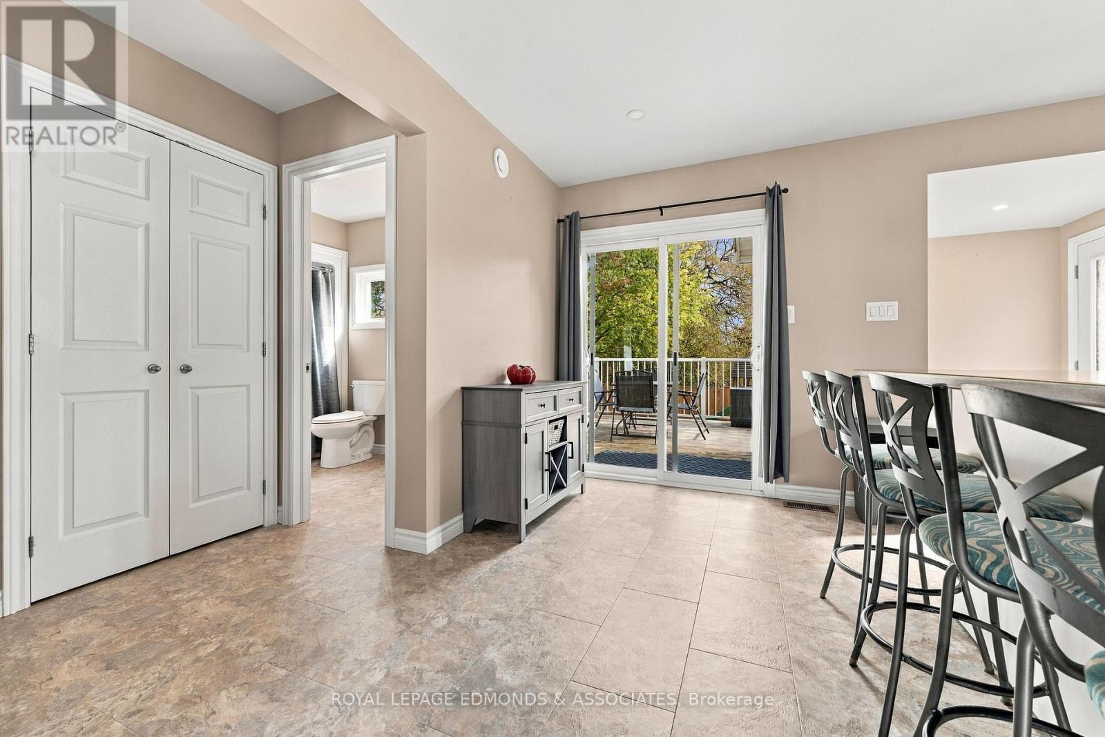 A - 465a Francis Street Property Photo 14