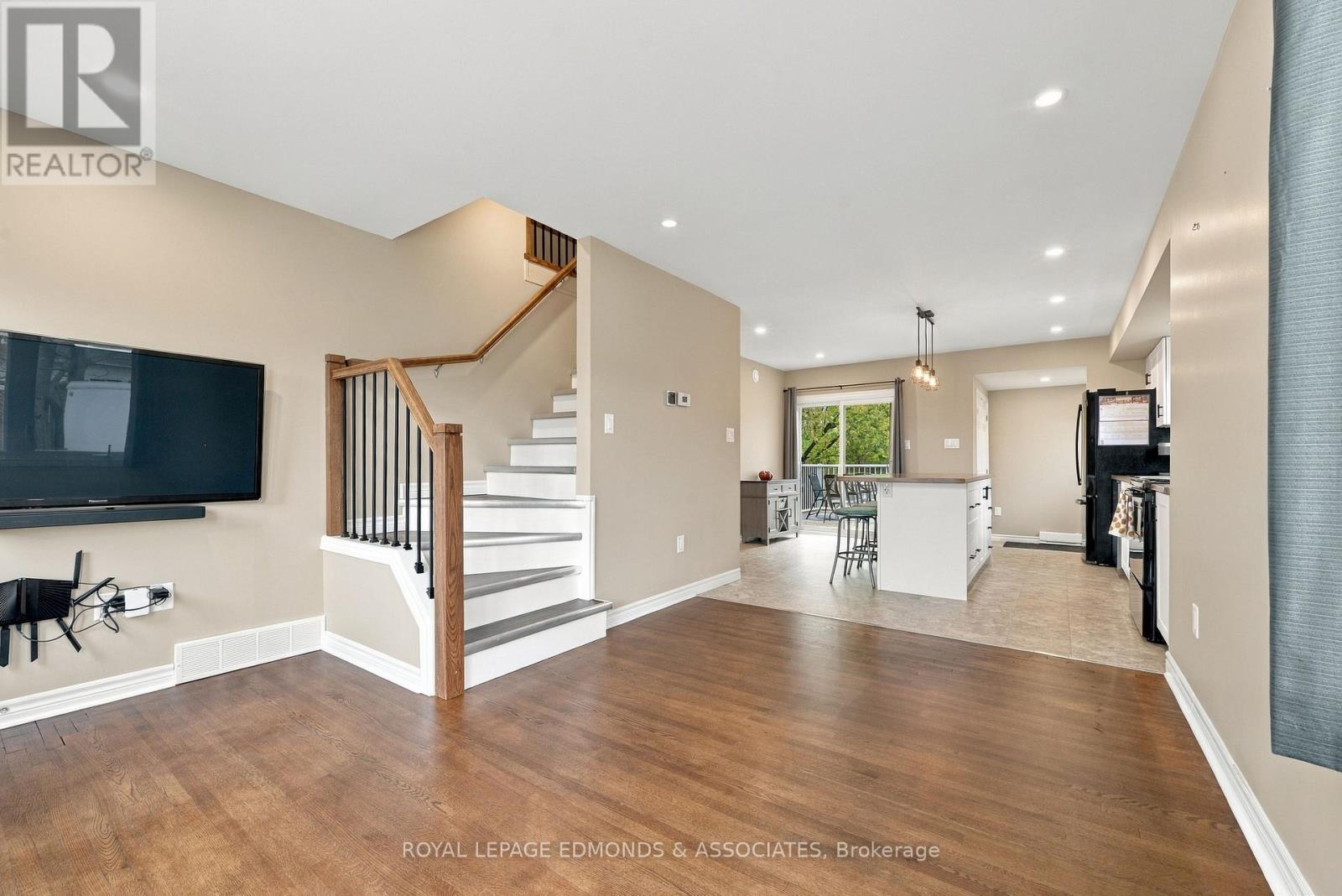 A - 465a Francis Street Property Photo 18