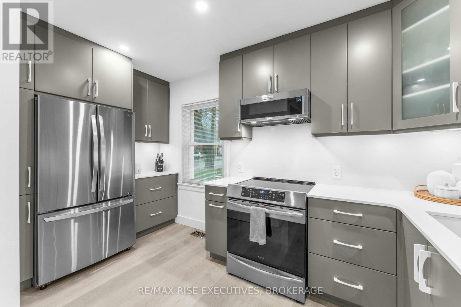 333 Palace Road Property Photo 10