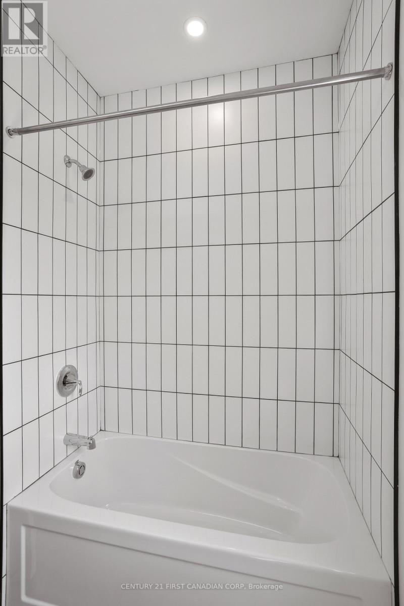 1610 Upper West Avenue Property Photo 17