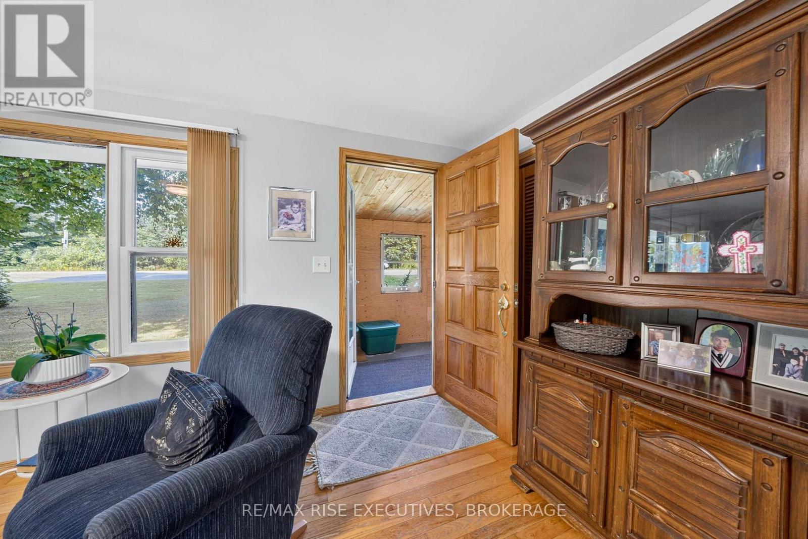 6900 Perth Road Property Photo 8