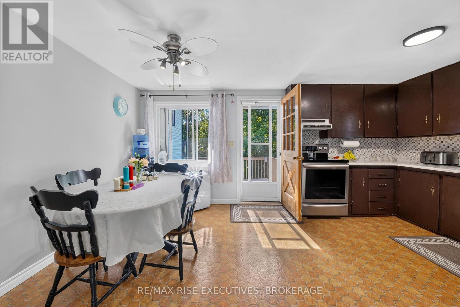6900 Perth Road Property Photo 11