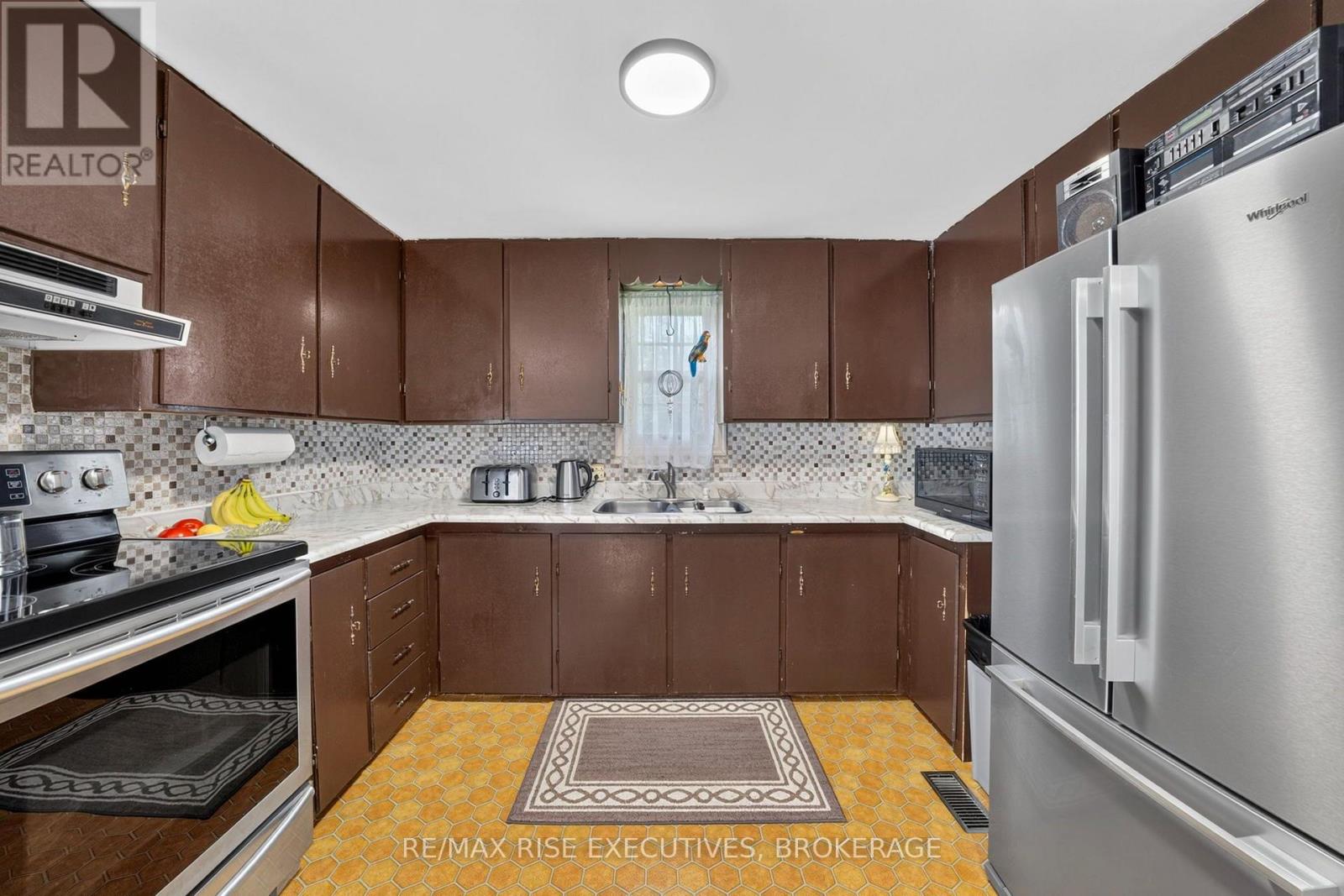 6900 Perth Road Property Photo 12