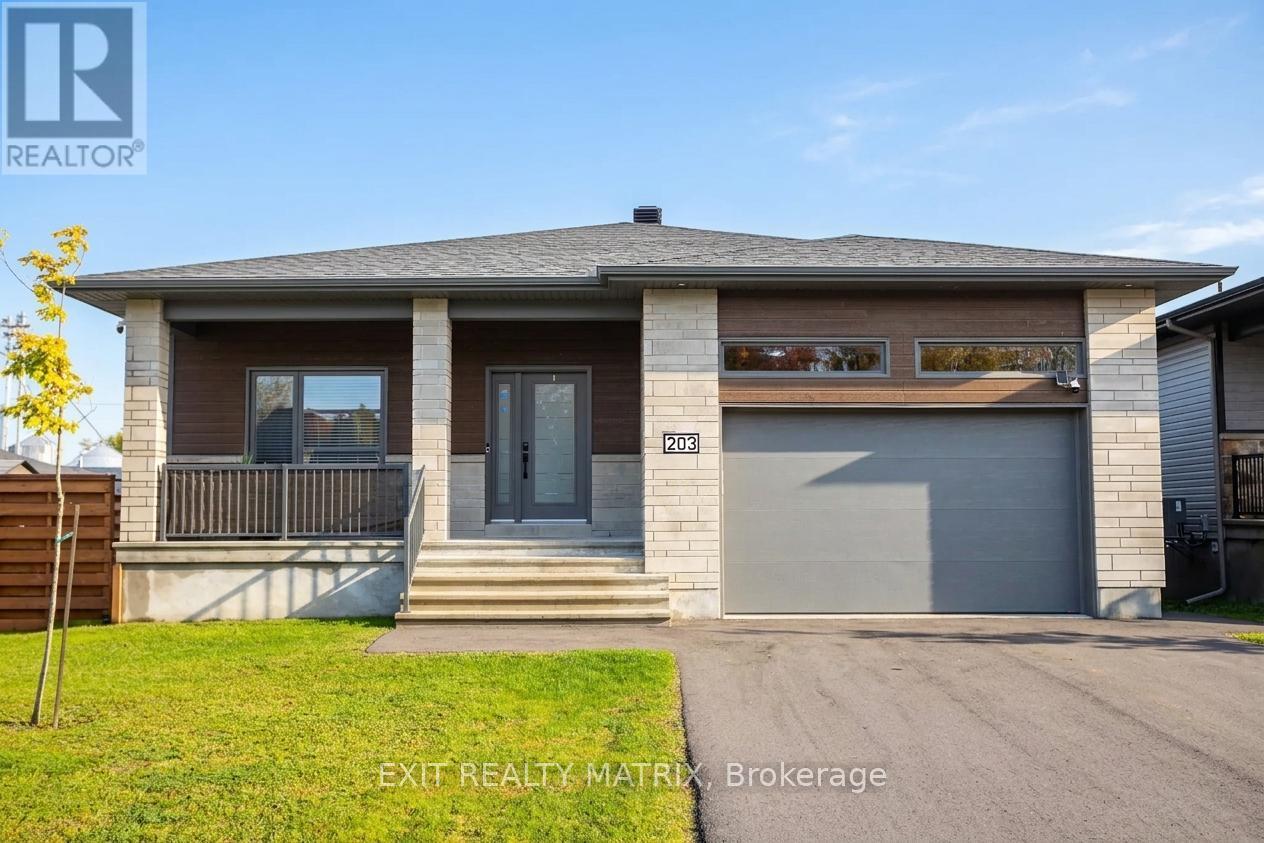 203 FILION STREET Property Photo 1