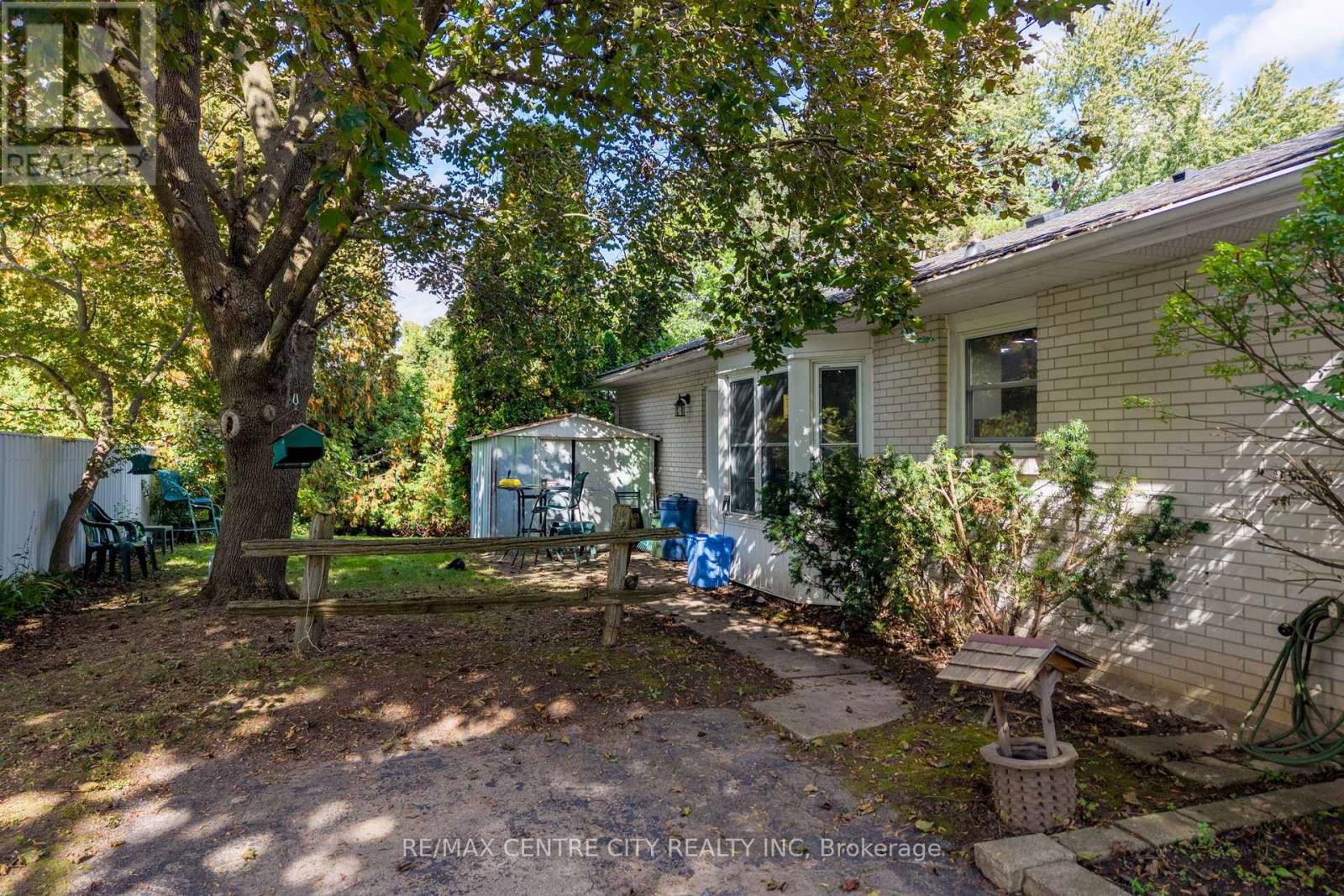 740 Dunboyne Crescent Property Photo 4