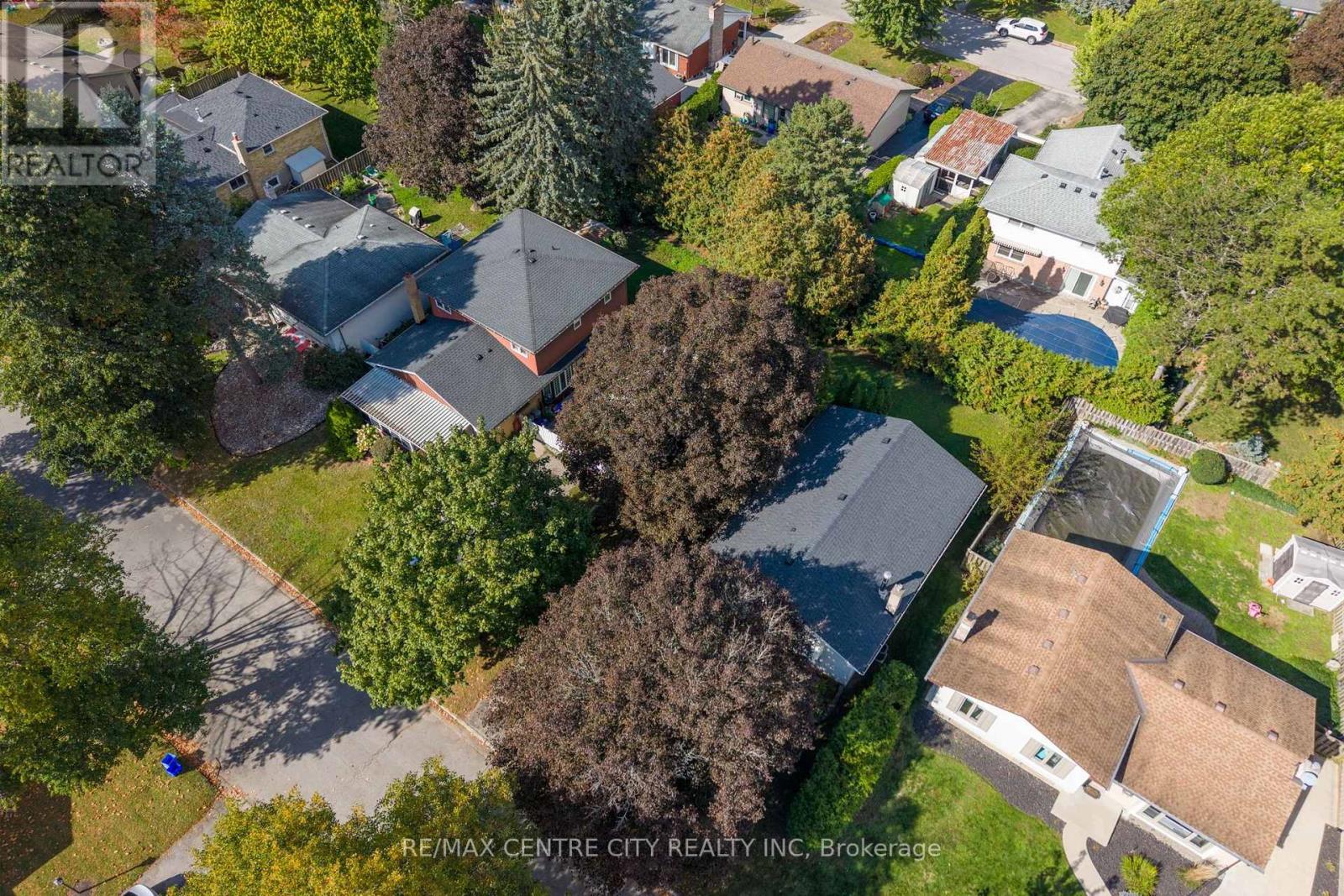 740 Dunboyne Crescent Property Photo 8
