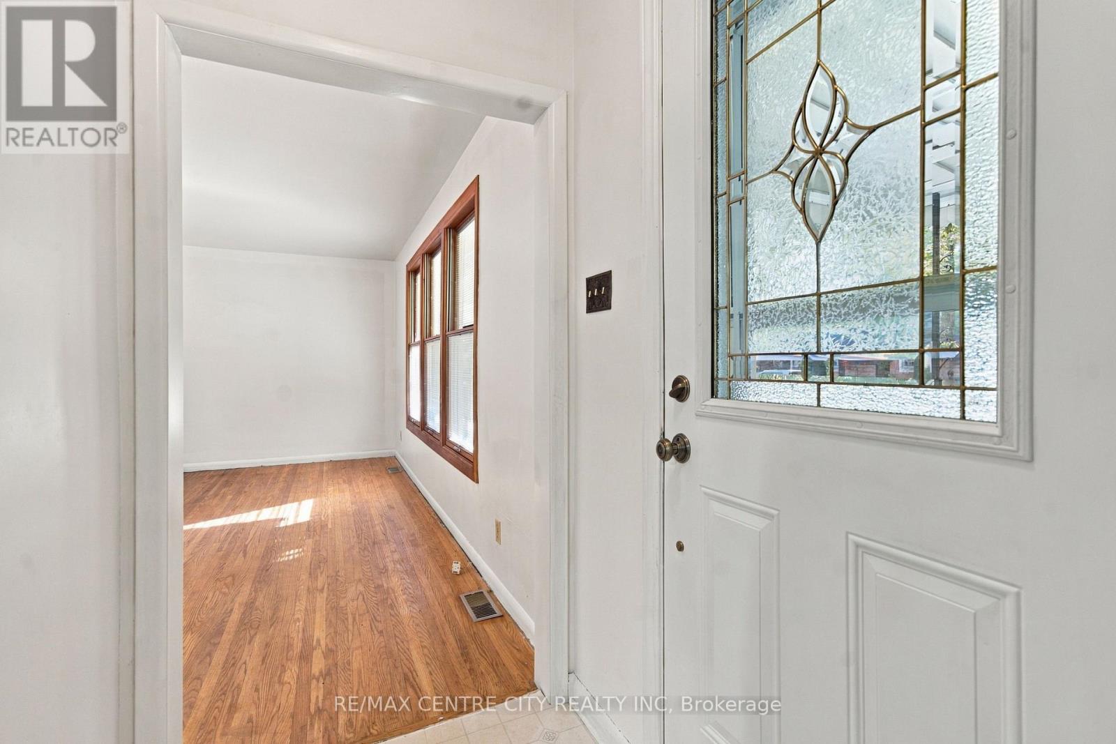 740 Dunboyne Crescent Property Photo 10