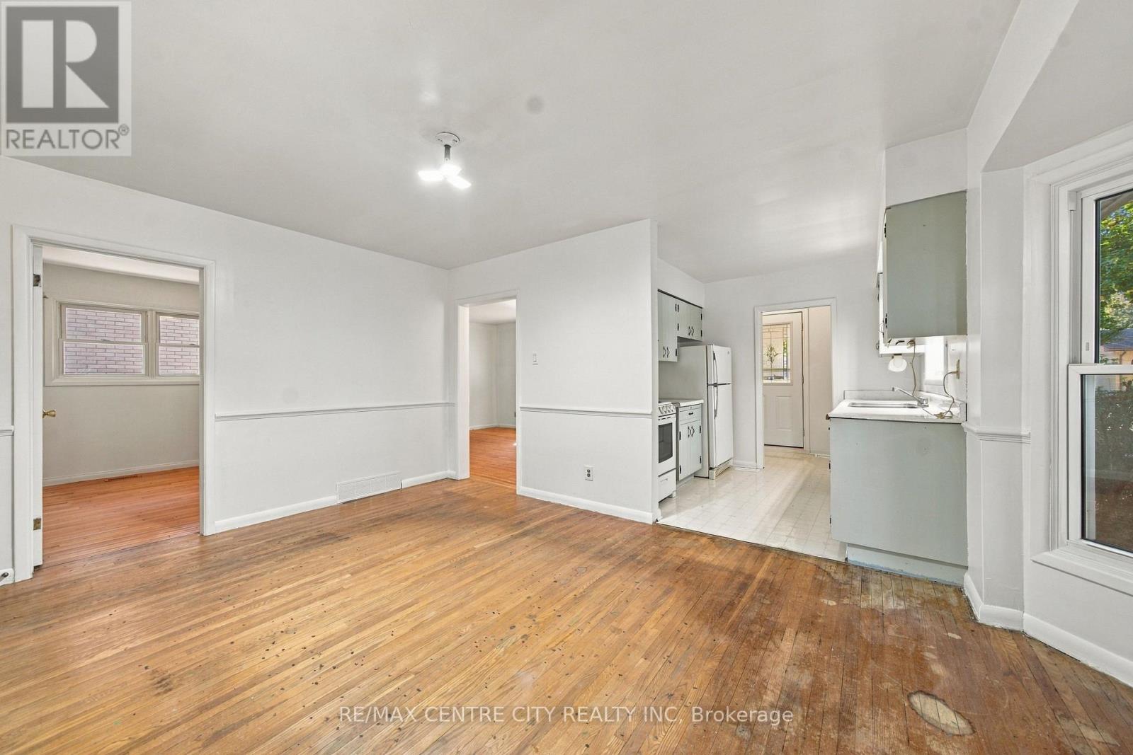 740 Dunboyne Crescent Property Photo 18
