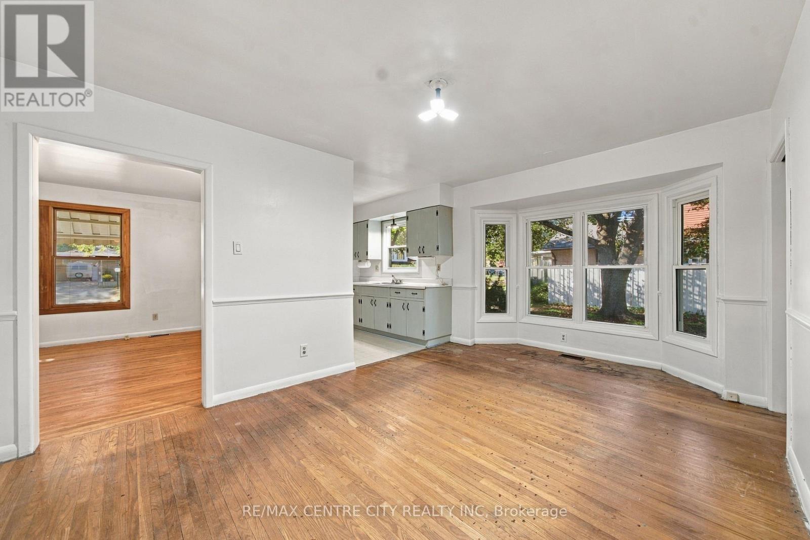 740 Dunboyne Crescent Property Photo 20