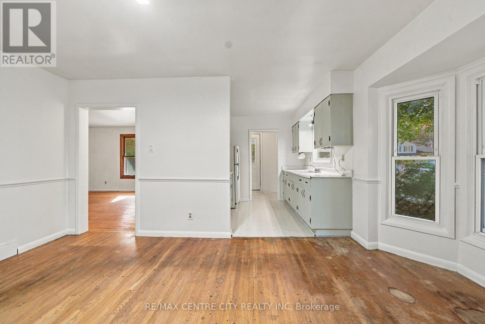 740 Dunboyne Crescent Property Photo 22