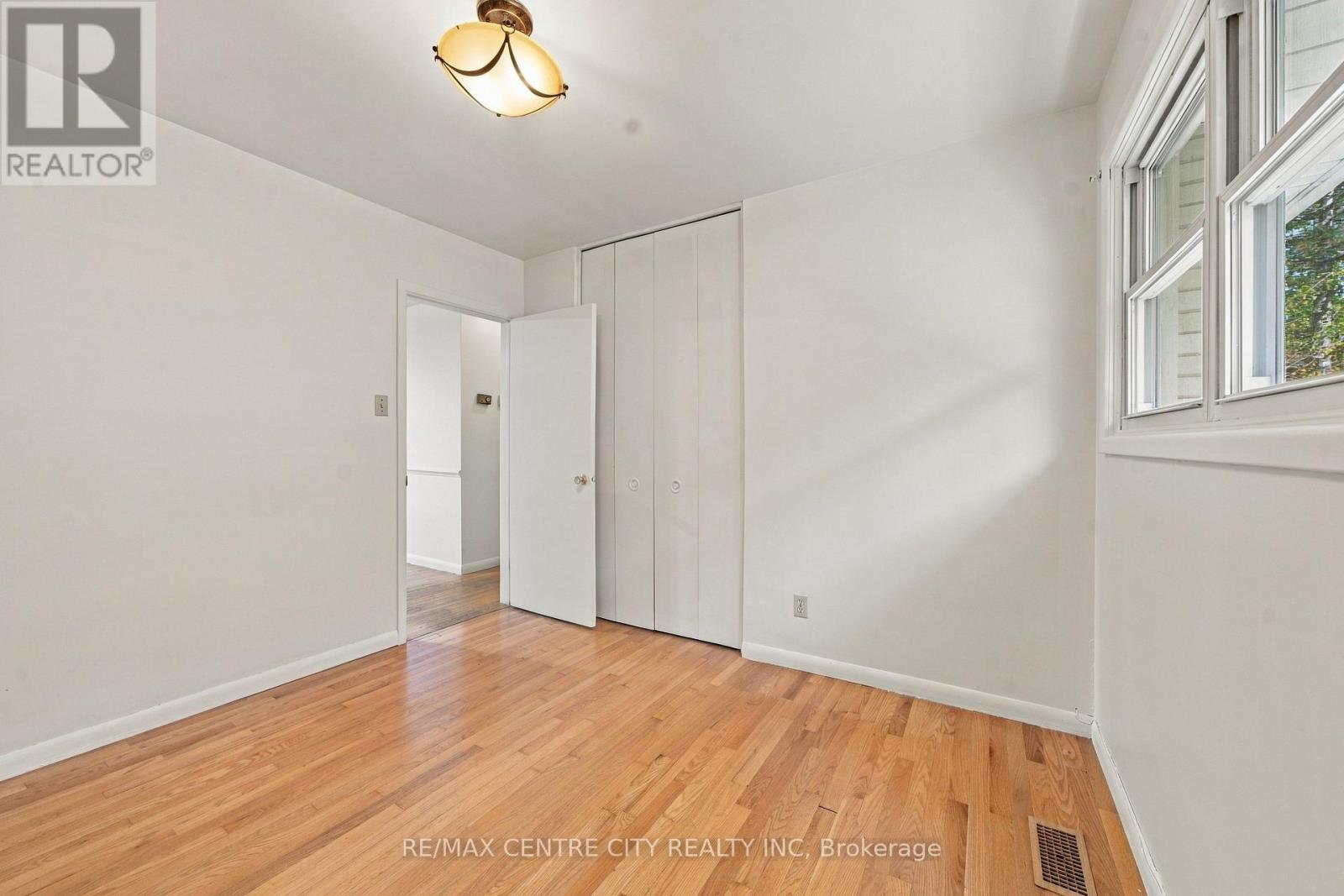 740 Dunboyne Crescent Property Photo 24