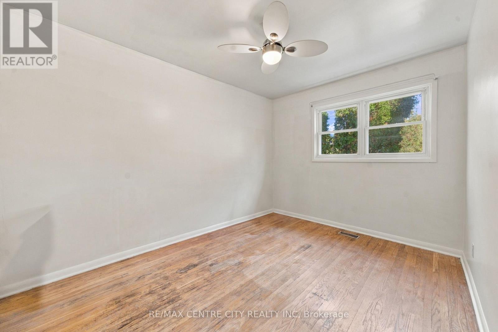 740 Dunboyne Crescent Property Photo 27
