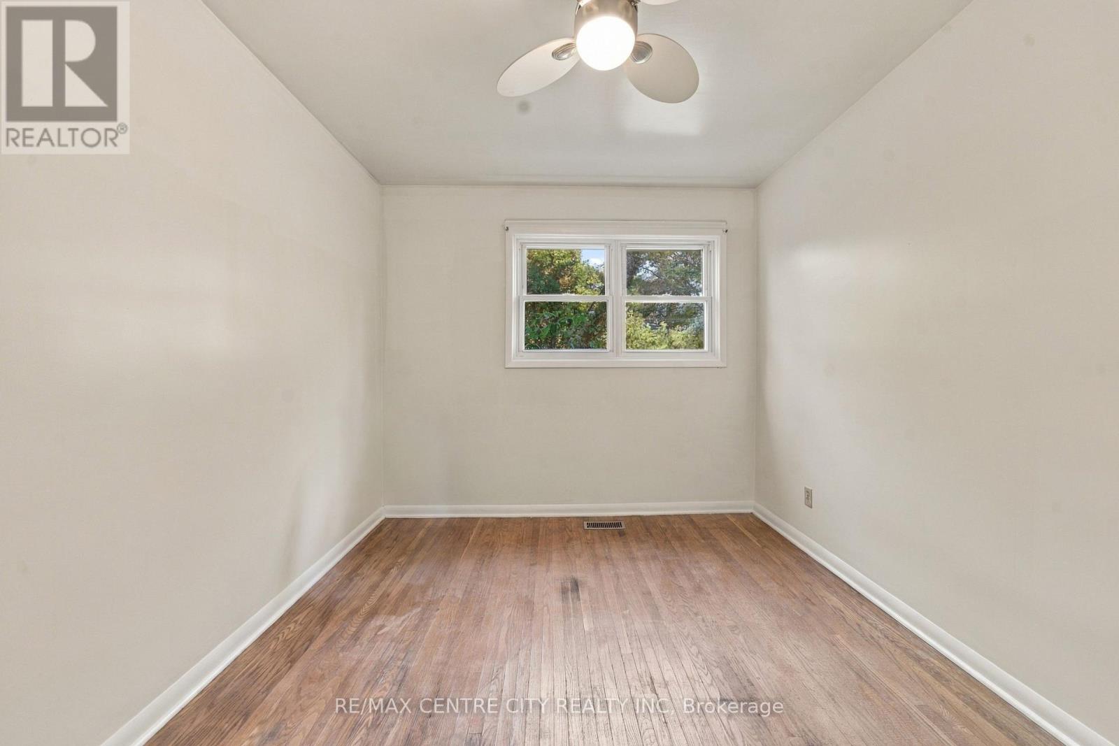 740 Dunboyne Crescent Property Photo 28