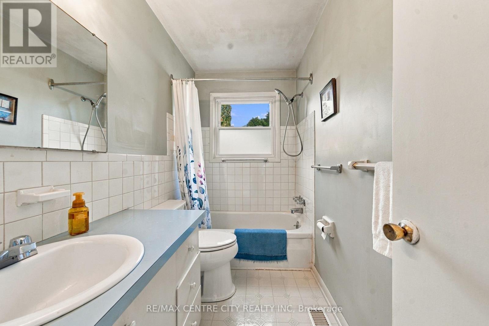 740 Dunboyne Crescent Property Photo 30