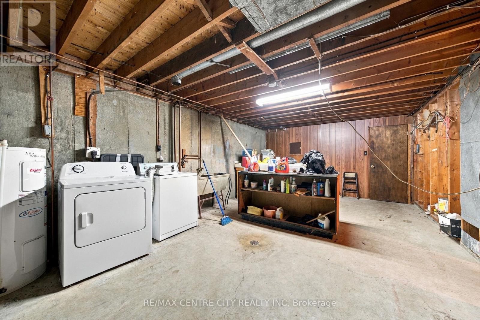 740 Dunboyne Crescent Property Photo 35