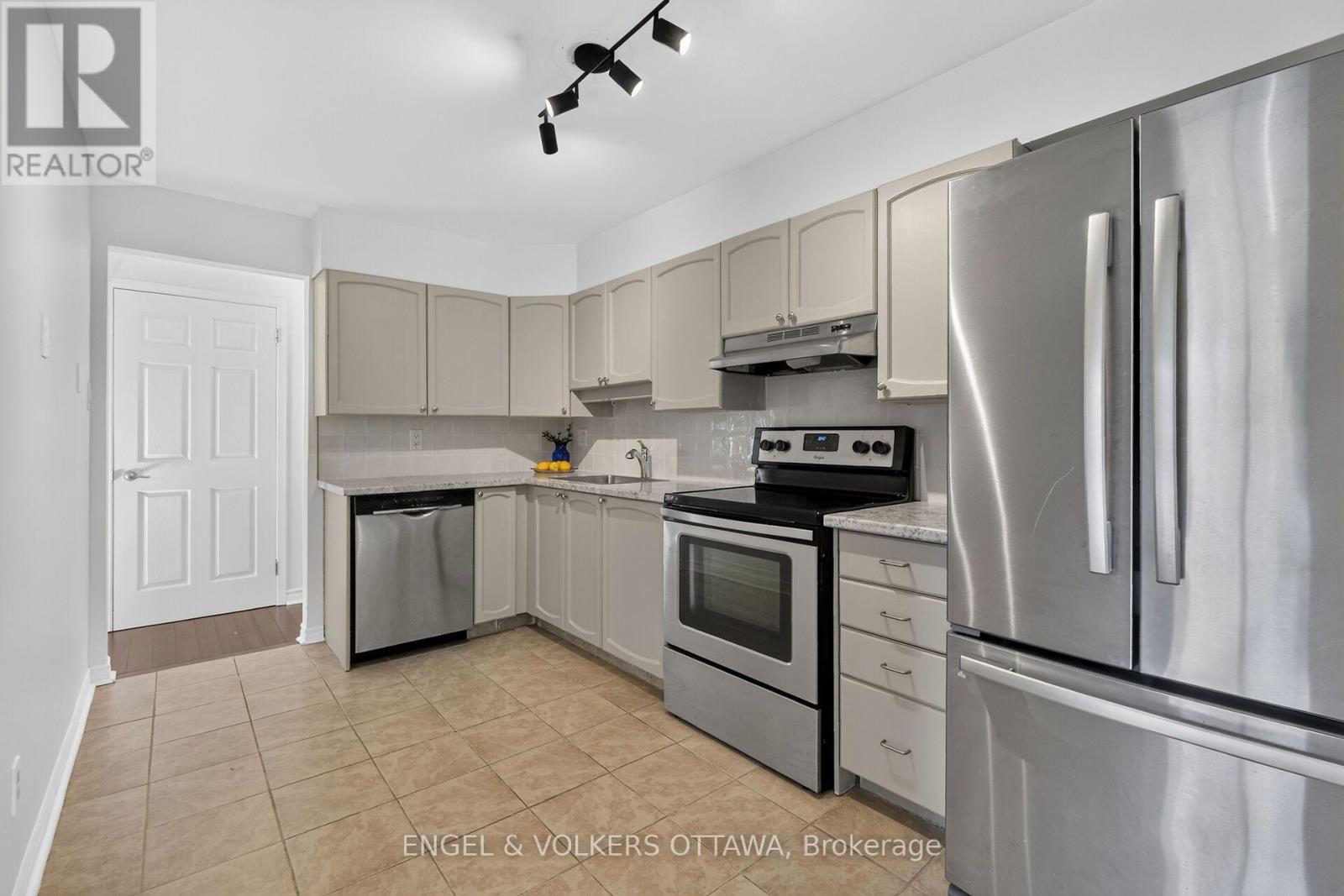 100 - 1780 Marsala Crescent Property Photo 11