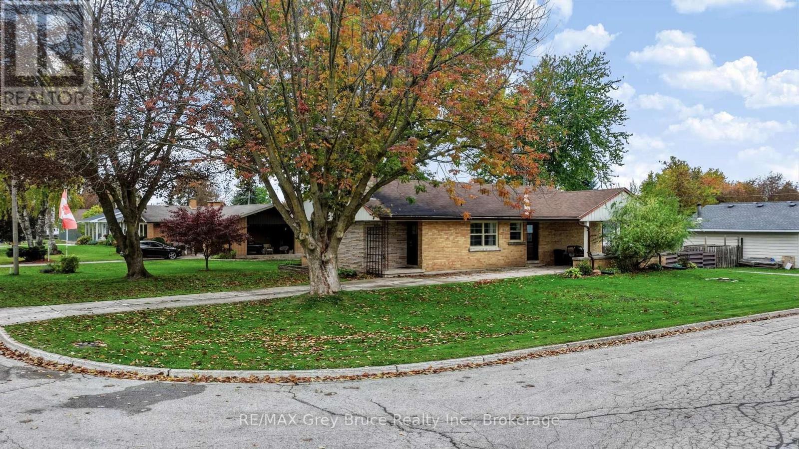 112 8th Street S Property Photo 1