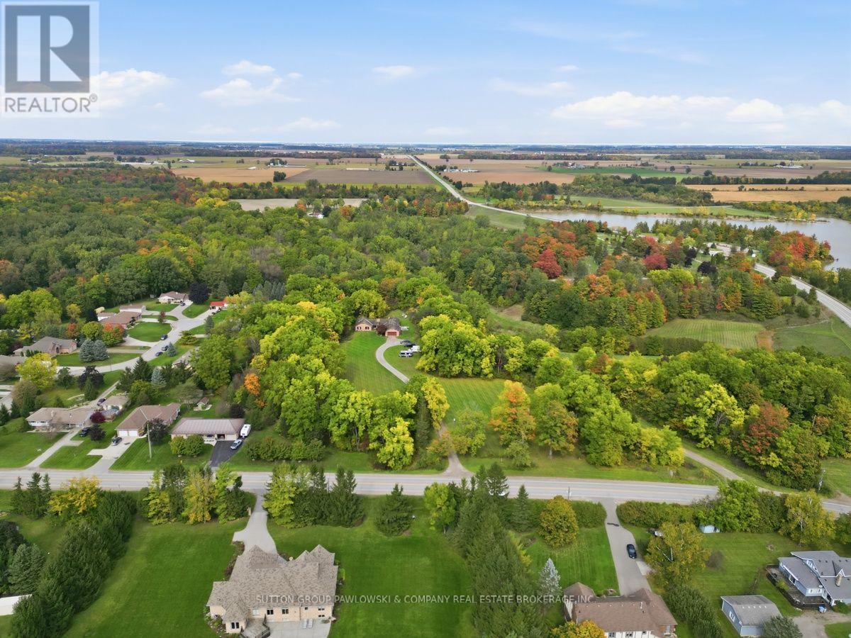 2174 Parkhill Drive Property Photo 3