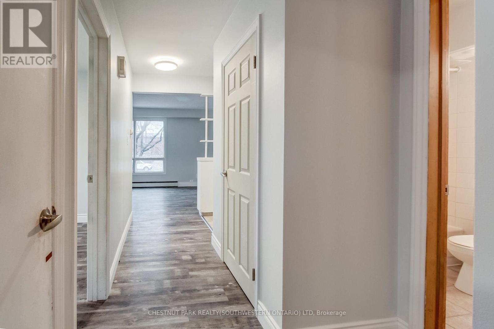105 Dixon Street Property Photo 8