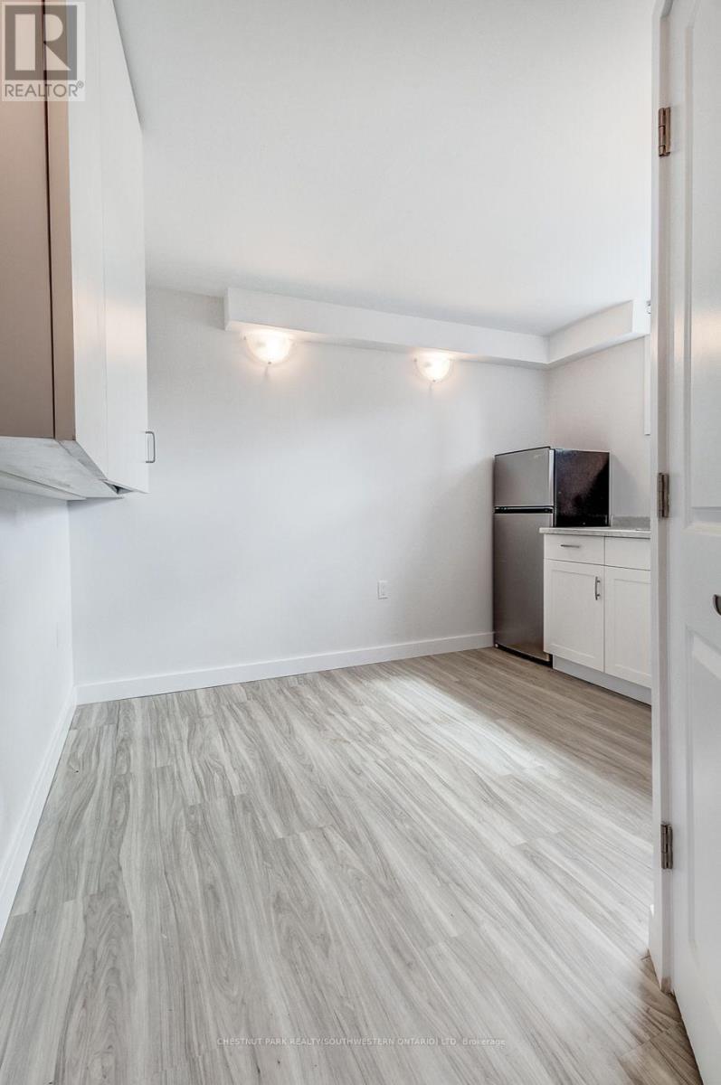 105 Dixon Street Property Photo 14