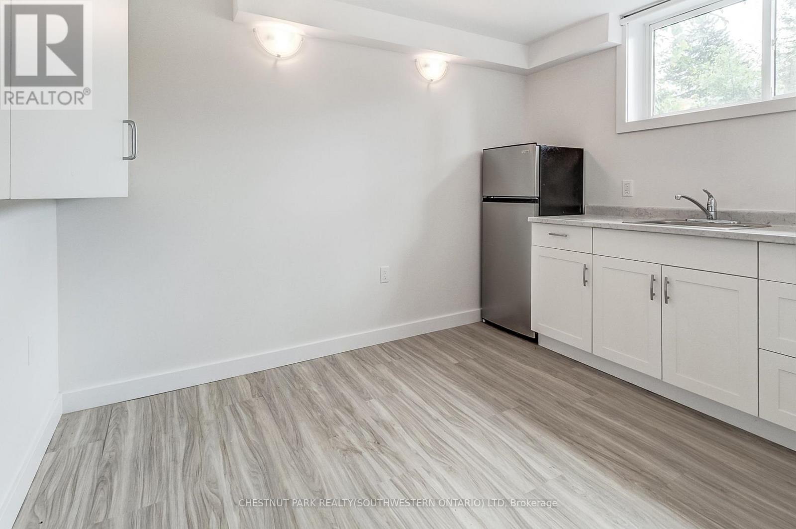 105 Dixon Street Property Photo 15