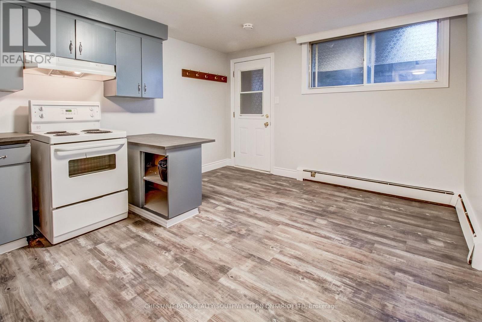 105 Dixon Street Property Photo 34