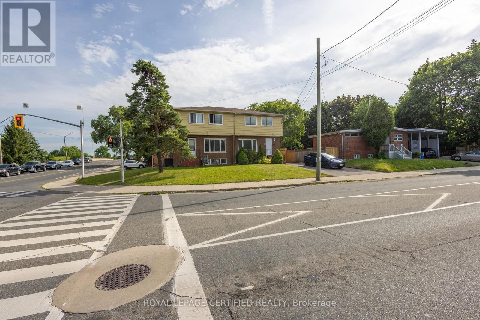 Upper - 111 Limeridge Road W Property Photo 6