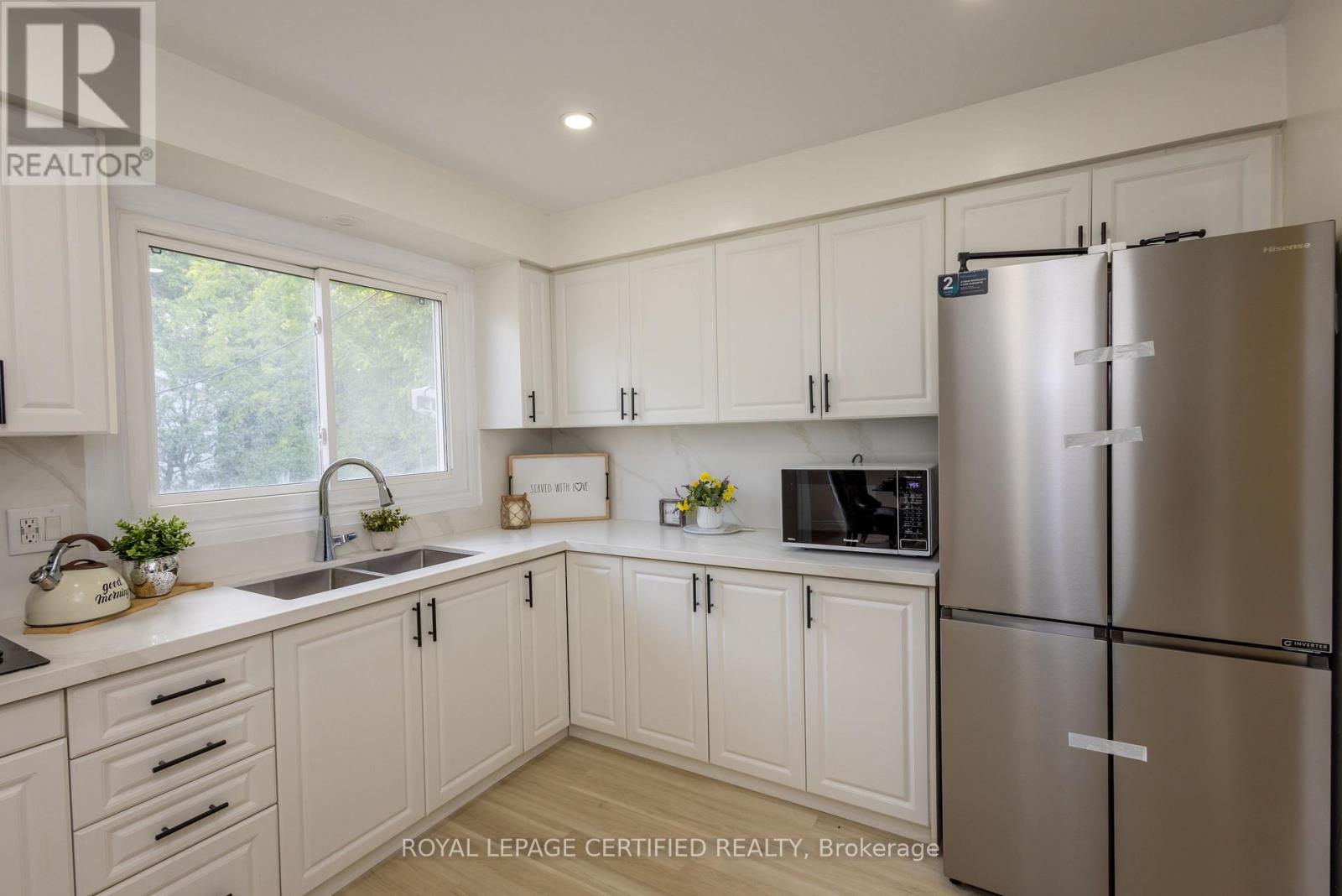 Upper - 111 Limeridge Road W Property Photo 16