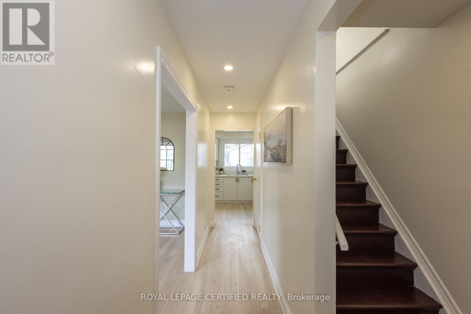 Upper - 111 Limeridge Road W Property Photo 18