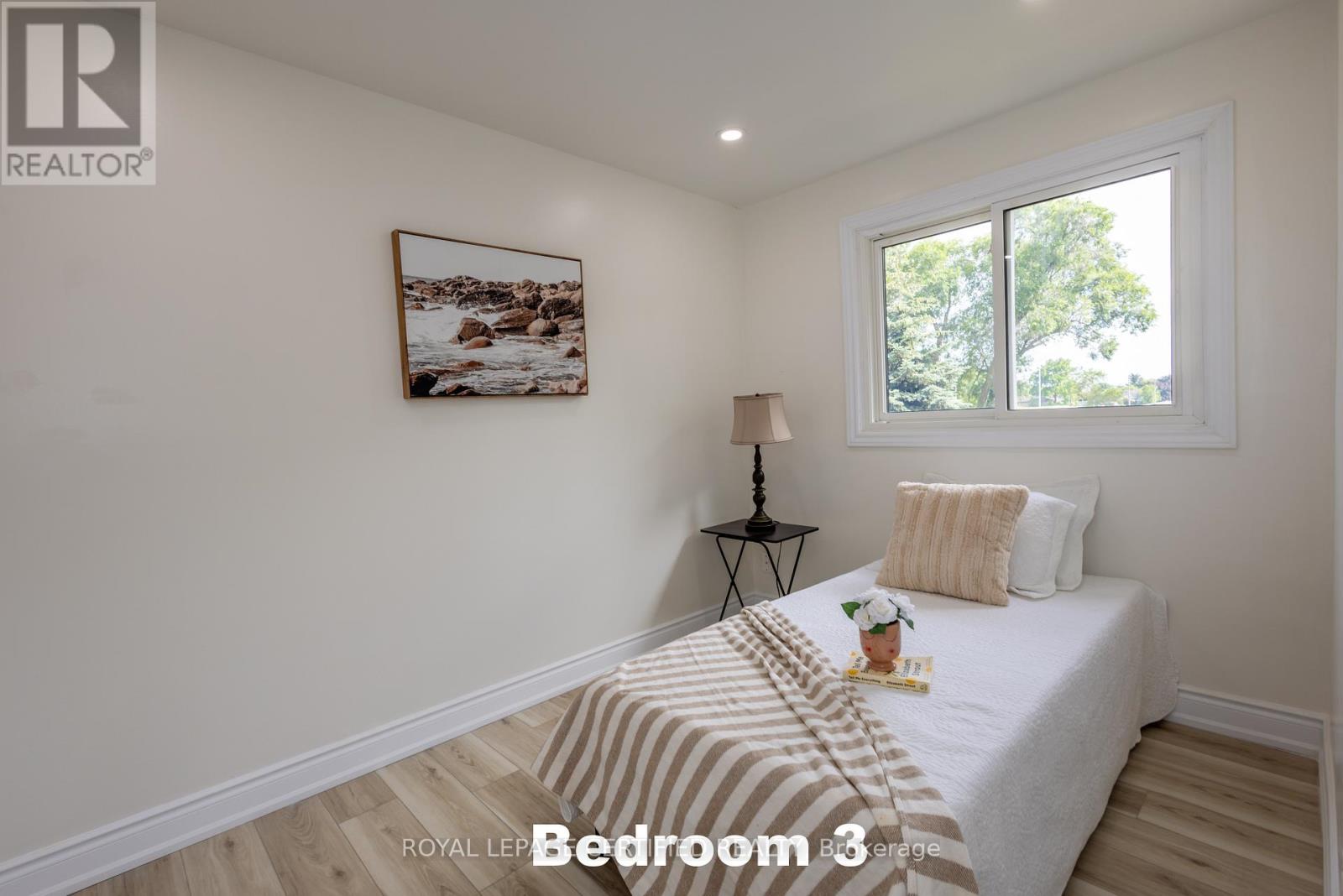 Upper - 111 Limeridge Road W Property Photo 24