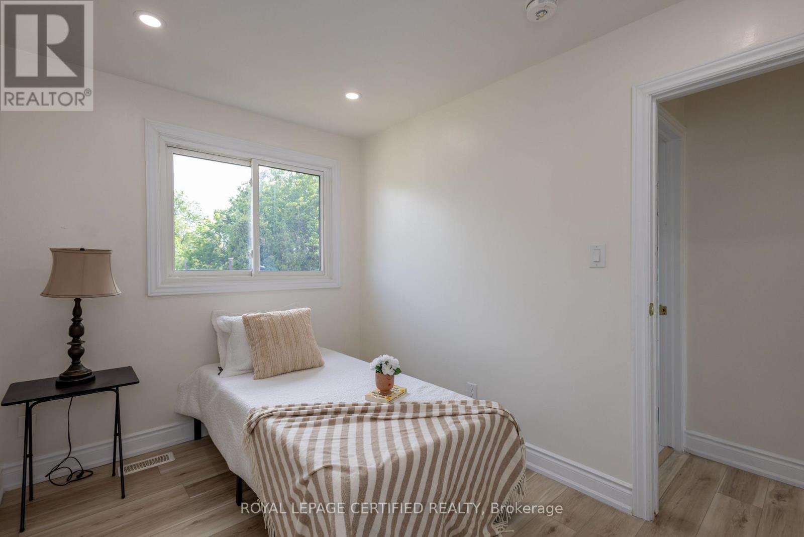 Upper - 111 Limeridge Road W Property Photo 25