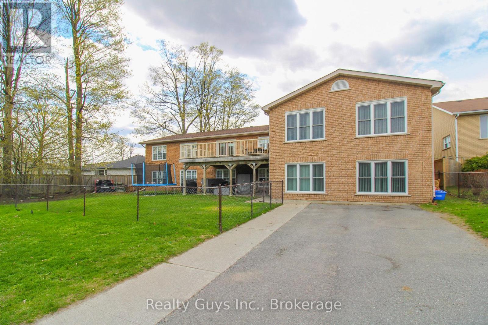 668 Brealey Drive Property Photo 3