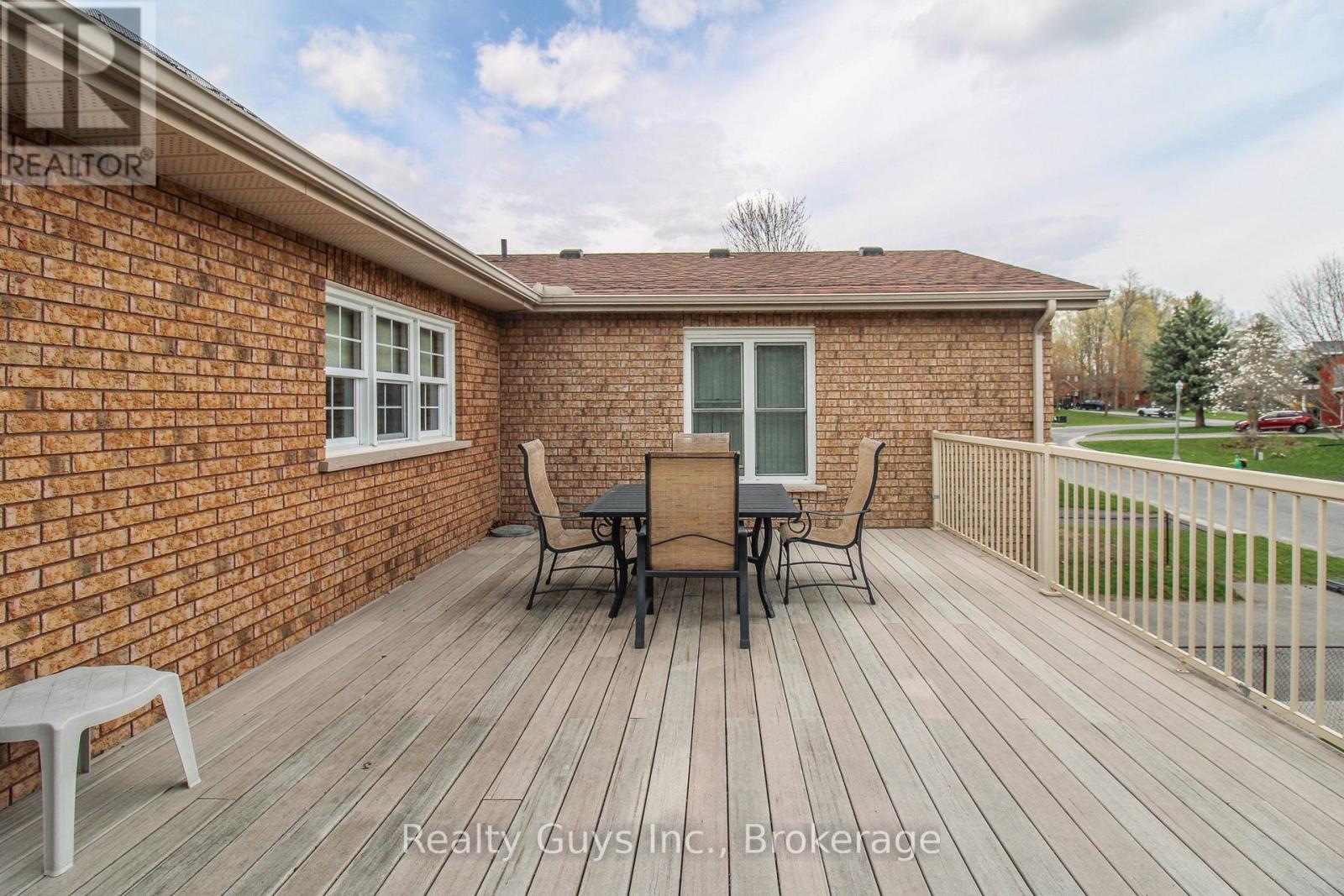 668 Brealey Drive Property Photo 4