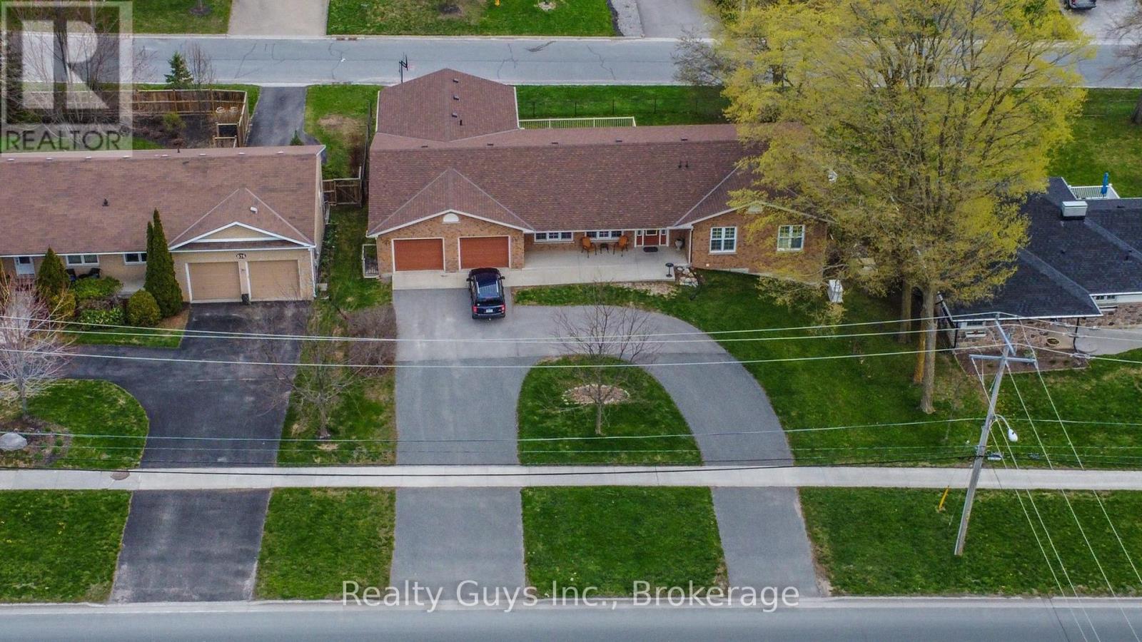 668 Brealey Drive Property Photo 6