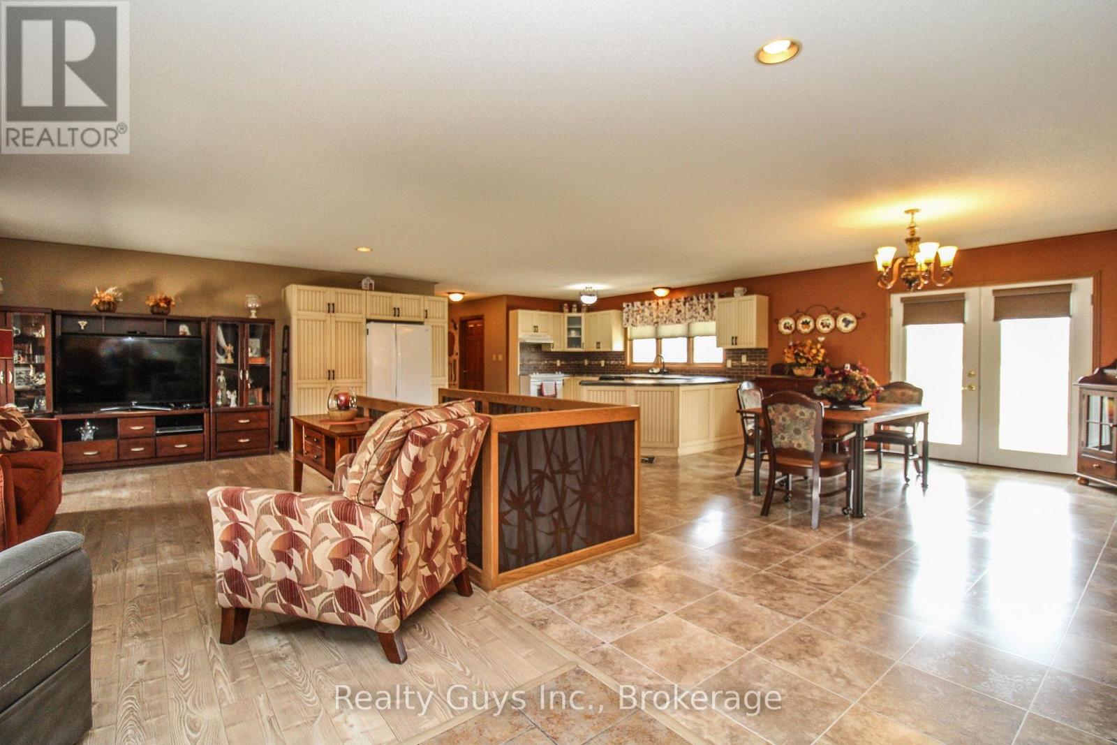 668 Brealey Drive Property Photo 10