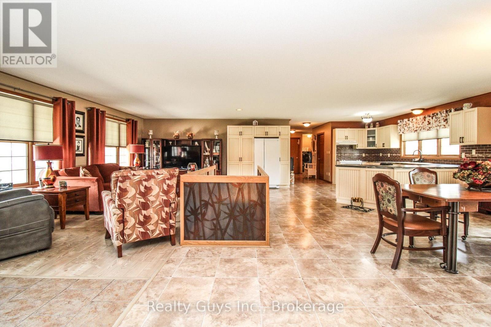 668 Brealey Drive Property Photo 11