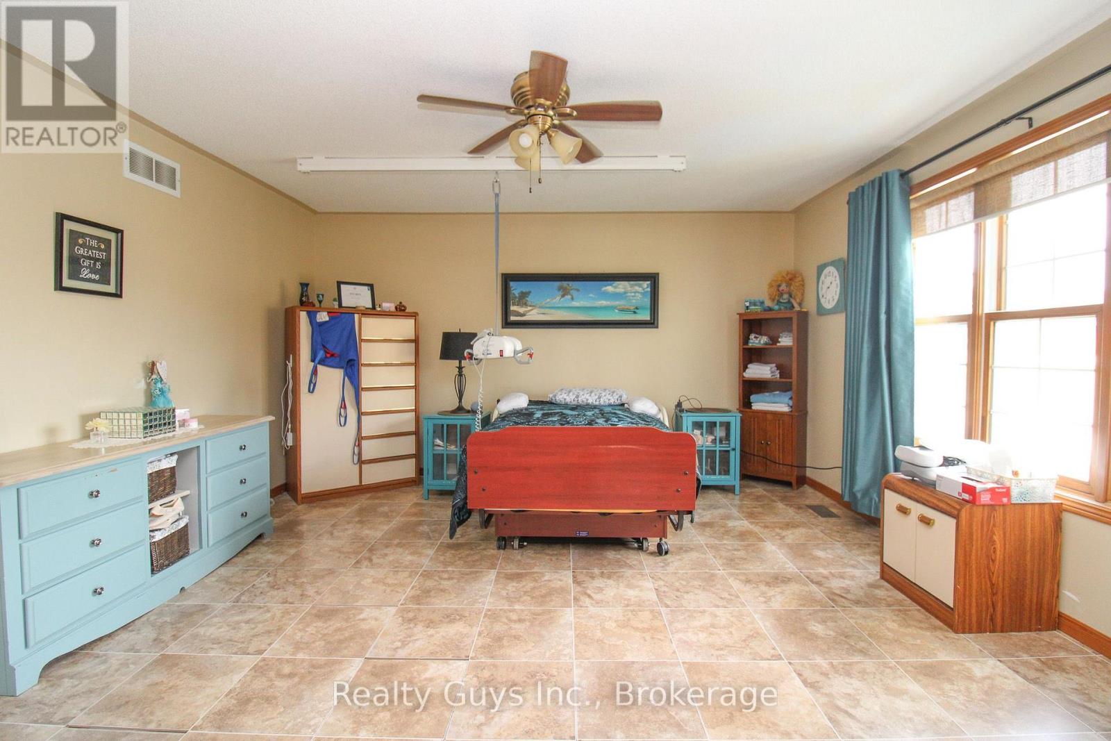 668 Brealey Drive Property Photo 17