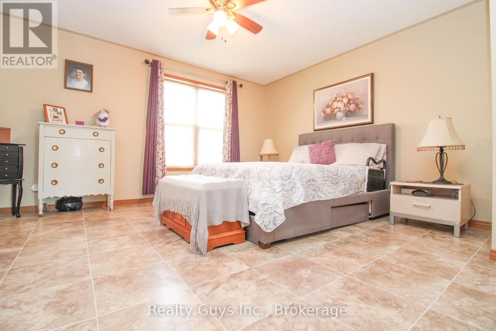 668 Brealey Drive Property Photo 20