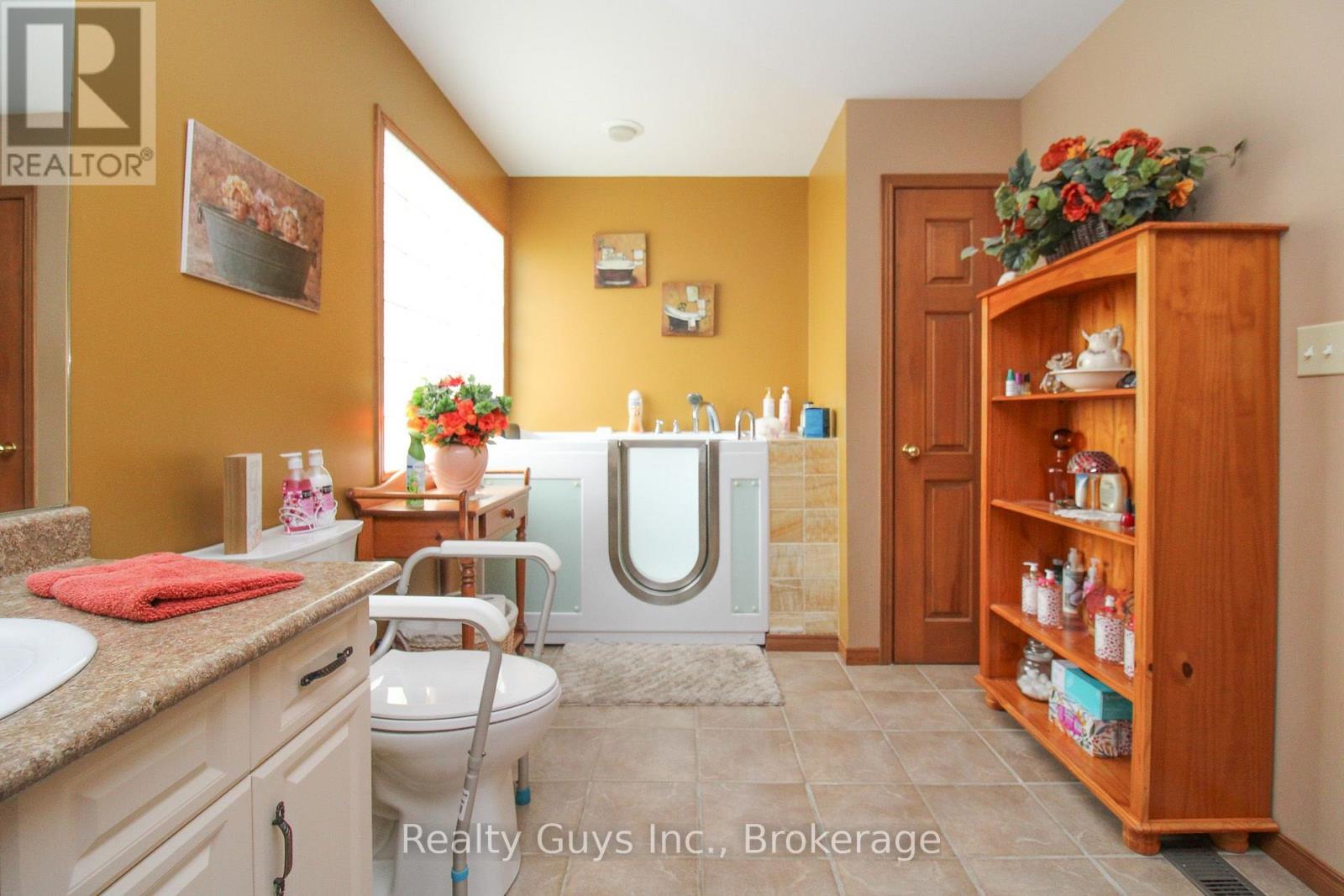 668 Brealey Drive Property Photo 22