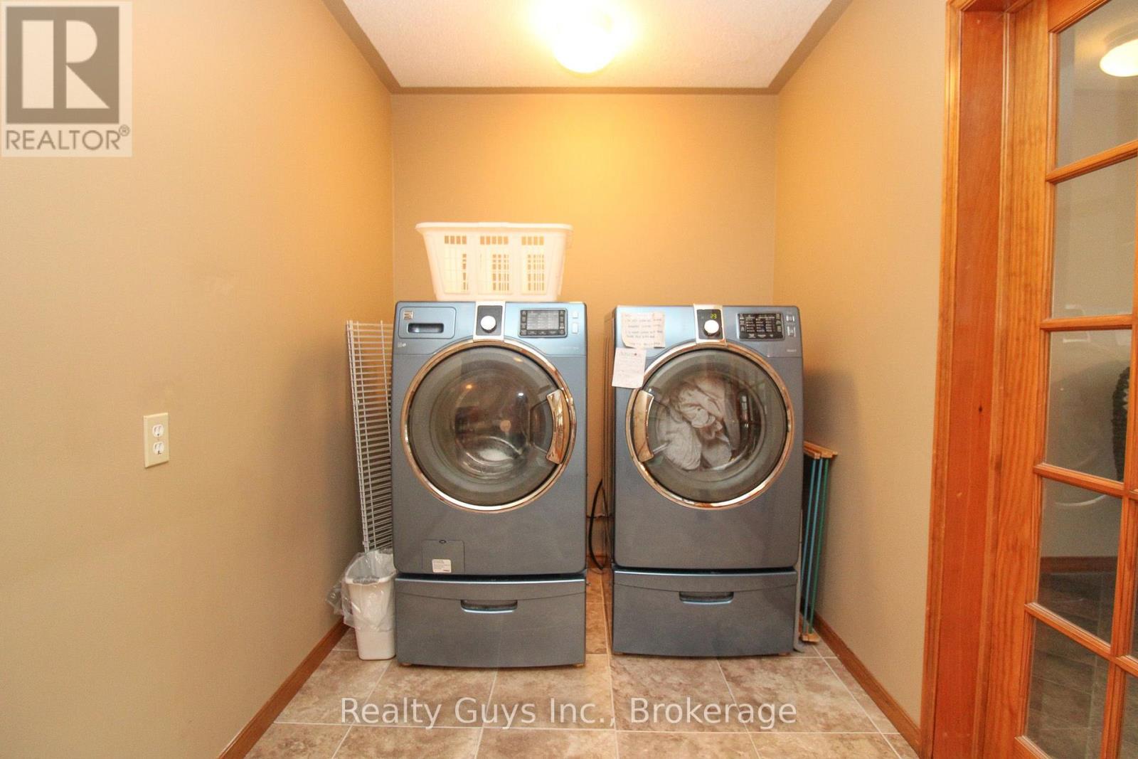 668 Brealey Drive Property Photo 30