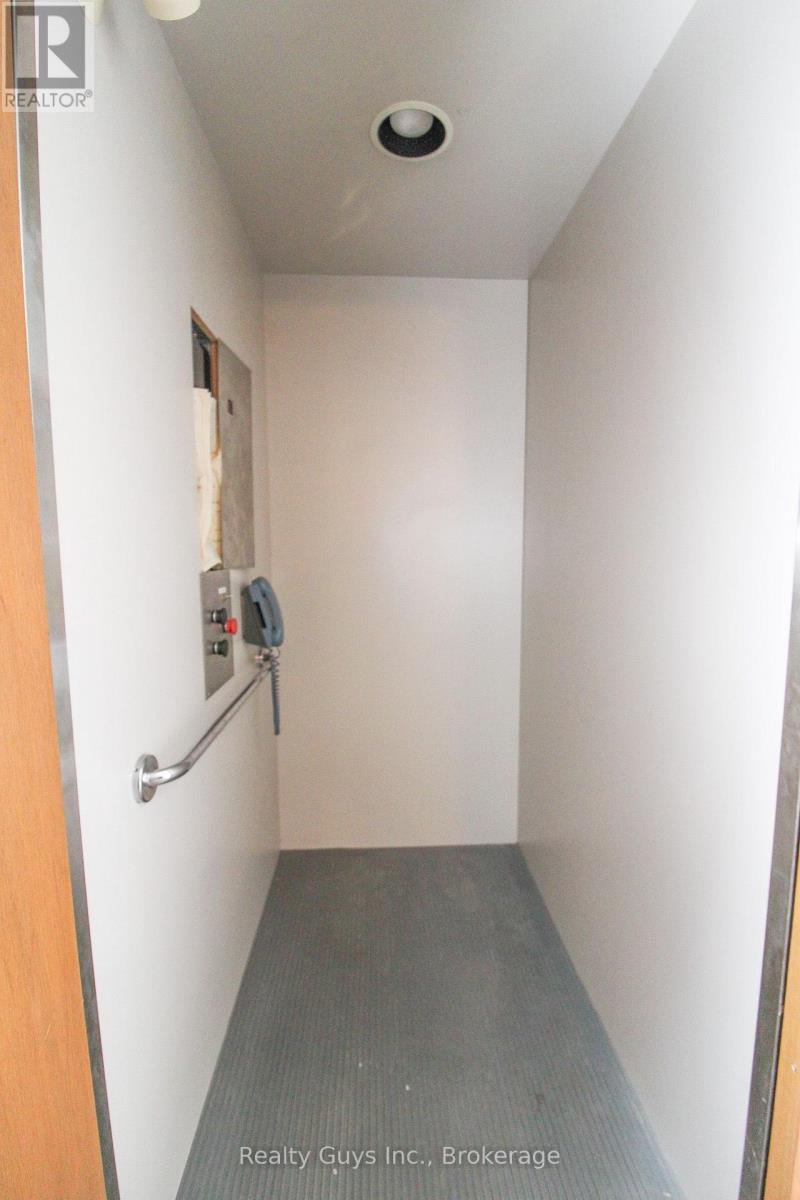 668 Brealey Drive Property Photo 31